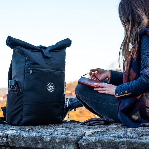 Original Rolltop Honu Backpack aus Ozeanplastik โ The Honu Movement